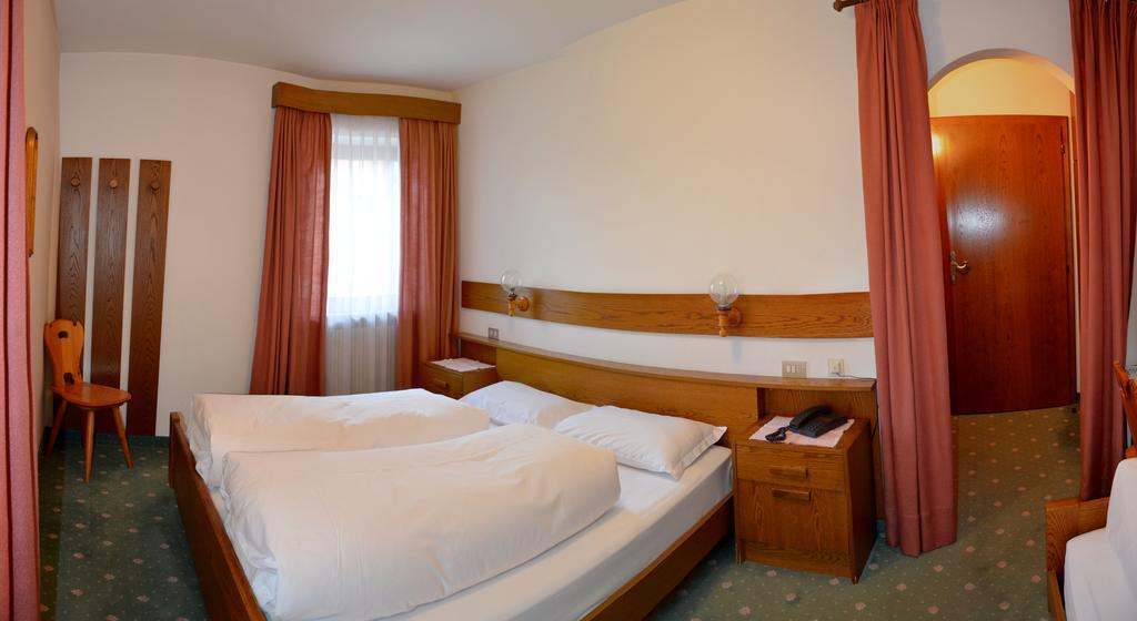 Bed and Breakfast Garni Sayonara St. Vigil Zimmer foto